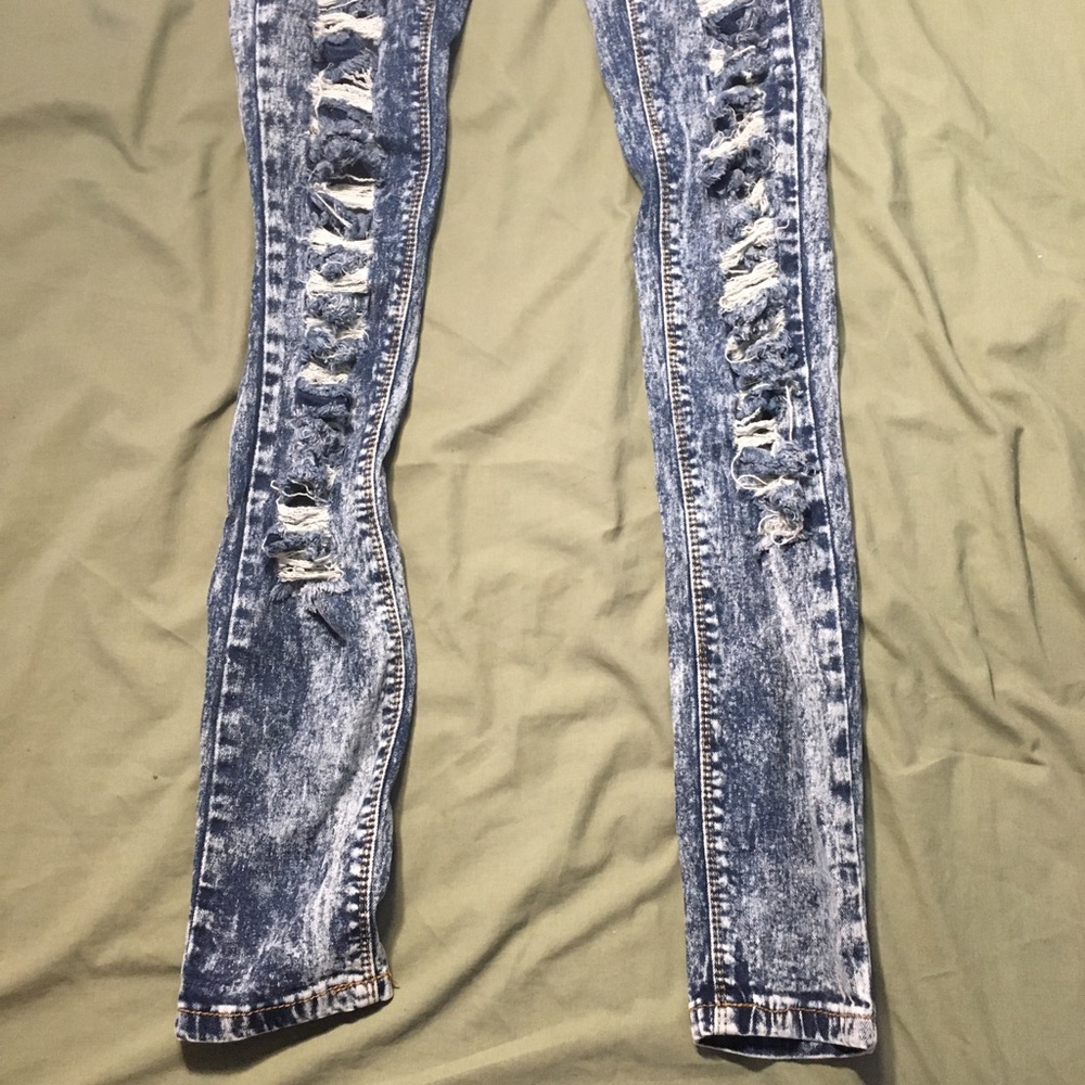Retro Acid Wash High Rise distressed Jeans - Picture 3 of 6